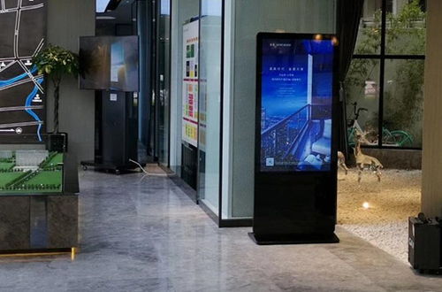 科学防护，安心使用 如何有效减少立式触摸广告机的辐射影响